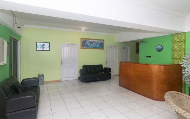 RedDoorz @ Frans Seda Kupang