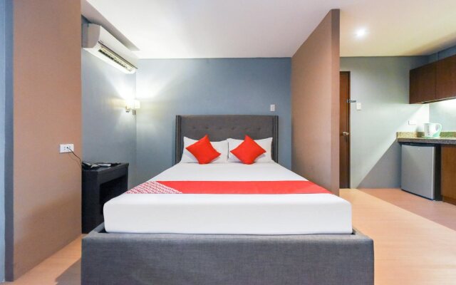 OYO 111 The Chipper Hotel