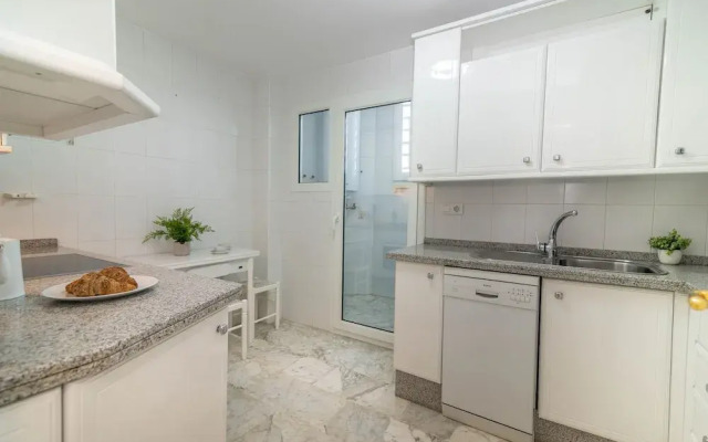 Whispering Palms Apartment