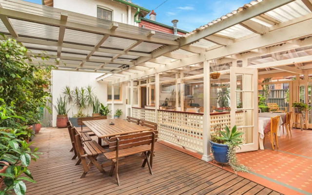 McLaren Hotel