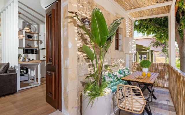 Venetian Charming ,stone-built Apartment Rethymno