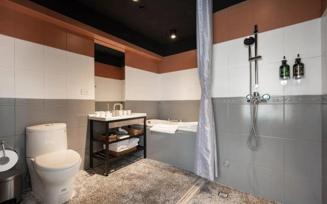 Yilan East Motel
