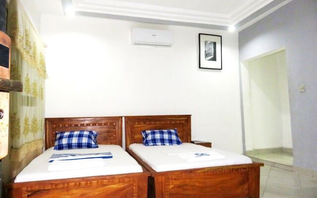 Nora Hotel