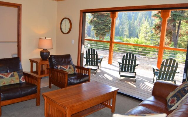 Montecito Sequoia Lodge