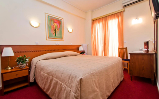 Hotel Triton