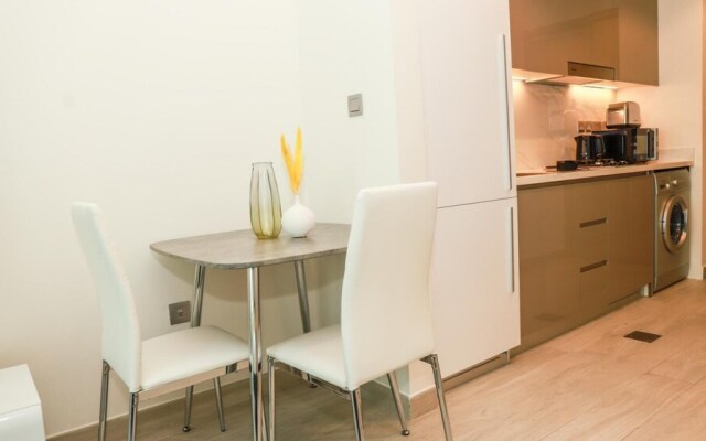 Fancy Studio in Al Jaddaf - MHH