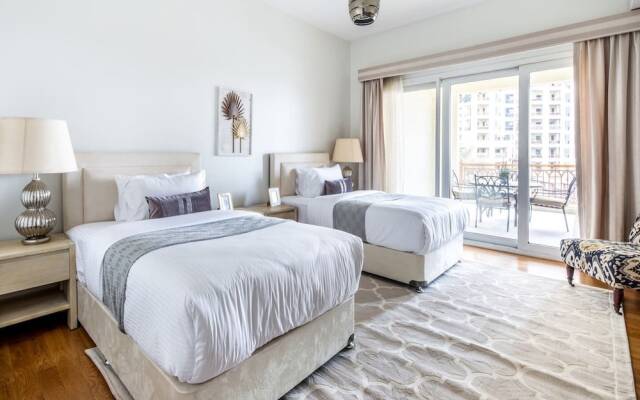 Refined 2BR Luxury Apartment at Palm Jumeirah