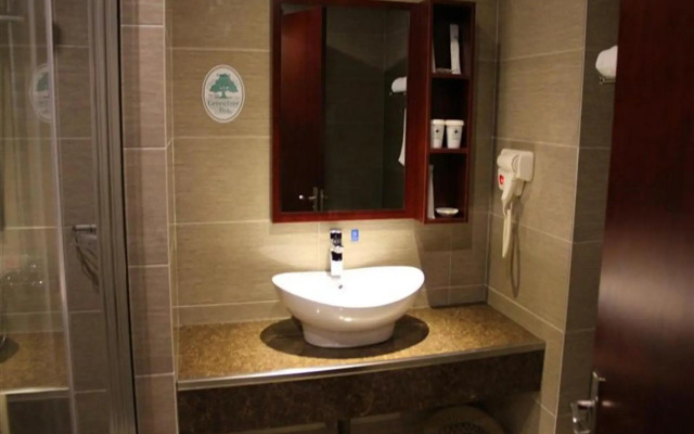 GreenTree Inn Nantong Tongzhou Shiji Avenue Jianghaihuangdu Express Hotel