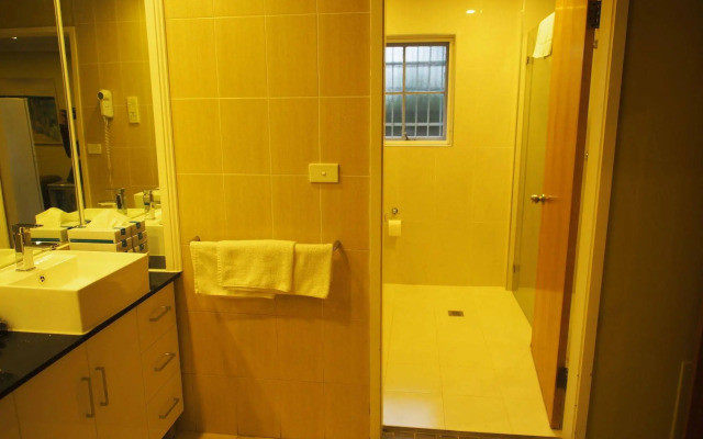 Killara Hotel & Suites