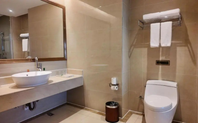 Vienna Hotel (Foshan jiujiang xinji plaza store)