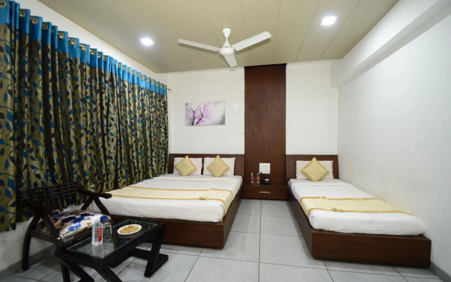 Crimson Park Shripriya Hotel – Guest Rooms – Nathdwara