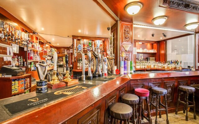 The Richmond Arms Hotel by OYO