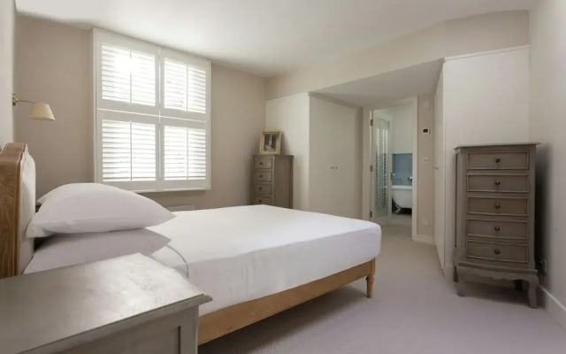 Bathurst Mews II by Onefinestay