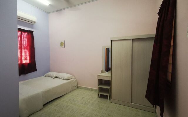 OYO 90206 Parkland Residence Condominium