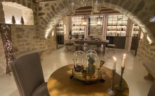 Inotropes Boutique Suites