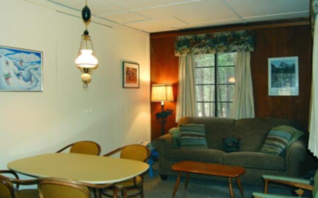 RedAwning Cabin #1B Bear Den