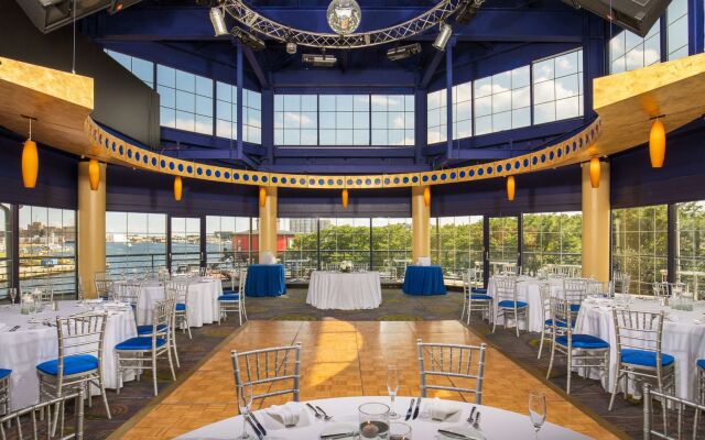 Pier 5 Hotel Baltimore