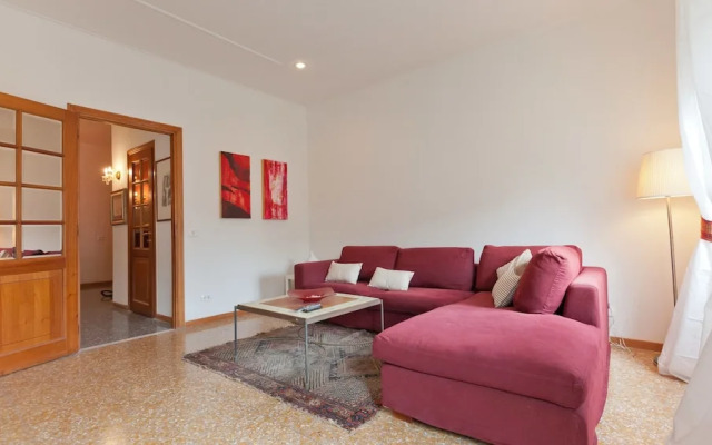 Rental in Rome Pateras Balcony Apartment