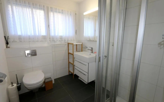 Perrine Garden - Cozy Central Apartment with Private Garden