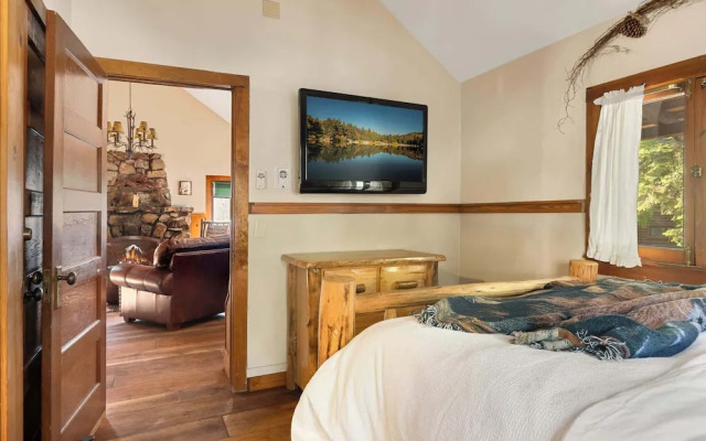 Whispering Pines Walk to Bear Mountain!