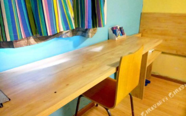 Super 8 Hotel (Chengdu University of Traditional Chinese Medicine Provincial Hospital Subway Station)