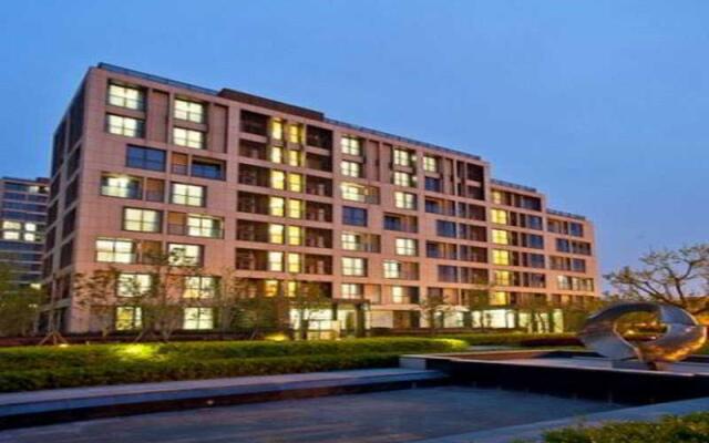 Acme Expo Riverside Apartments
