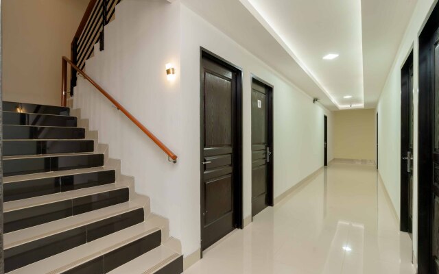 RedDoorz Plus near Eka Hospital BSD 5