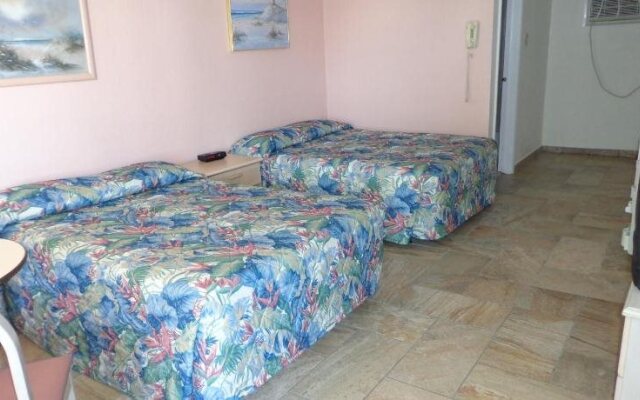 Quarterdeck Motel