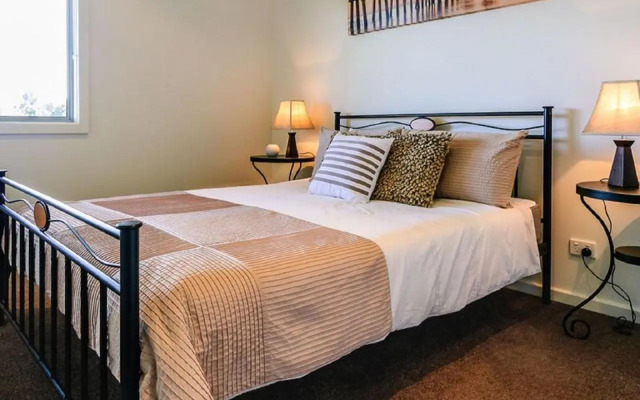 Saltwater Breeze Retreat