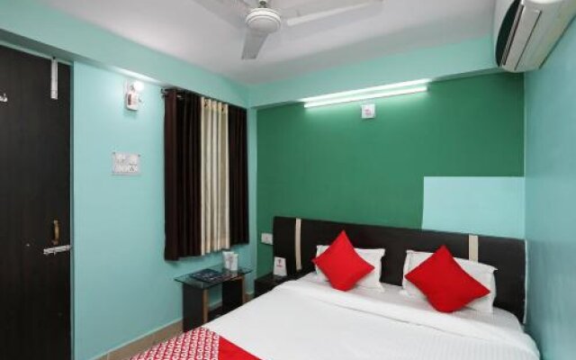 Oyo 28096 Hotel Chanakya Vihar