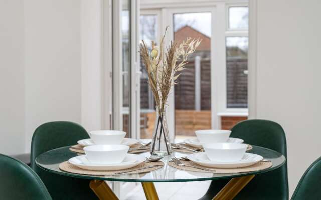 Luxurious 2 bed House - Free Parking