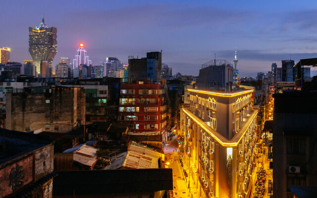 Caravel Hotel