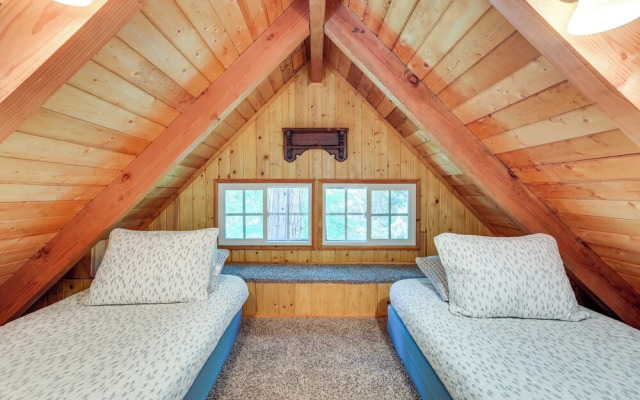 Stunning Getaway in Lake Arrowhead!