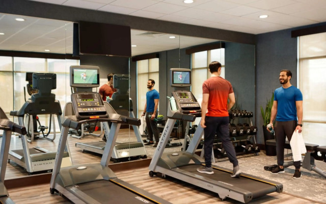 Holiday Inn & Suites Makati by IHG