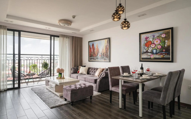 Troy House - D'Leroi Soleil - 59 Xuan Dieu