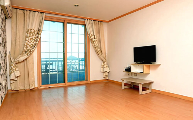 Taean Beach & Castle Pension