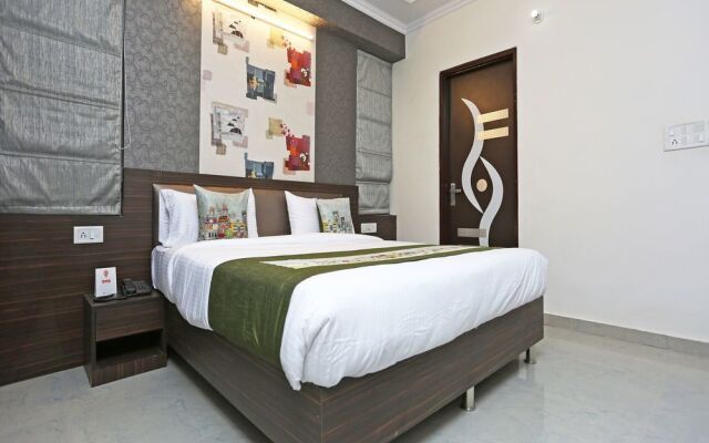 OYO 9596 Hotel Radha Nikunj Residency