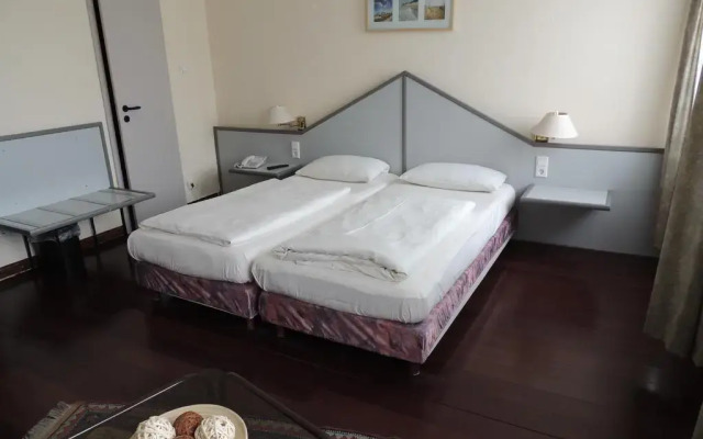 Bahn Hotel