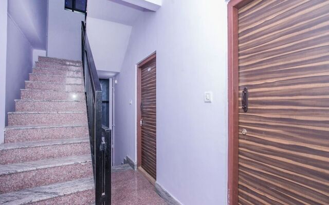 OYO 15818 Om Sai Residency