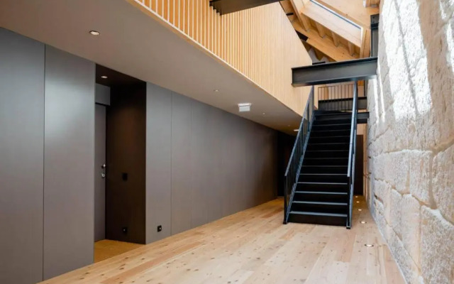 BOUTIQUE Rentals-Art & Charm II Apt w/ Terrace