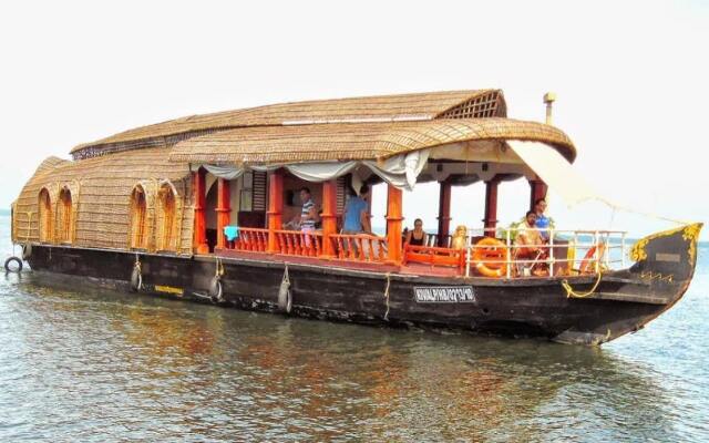 Eco Trails Houseboats