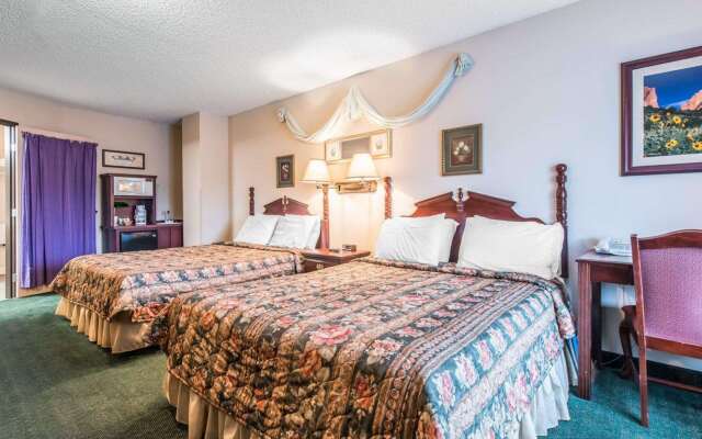 Quality Inn & Suites Manitou Springs at Pikes Peak