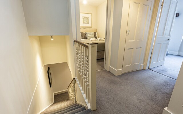 Altido Elegant 2-Bed House In Belgravia