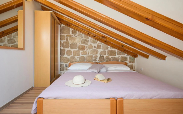 Apartment Cinnamomeus A20