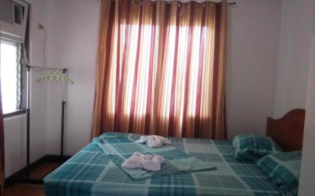 Deden's Pizzeria and Guesthouse - Moalboal Panagsama