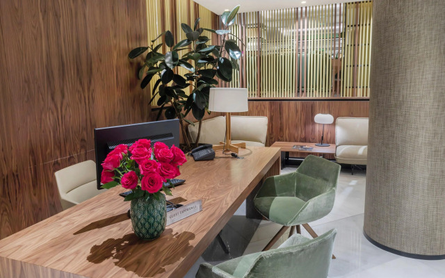 Melia White House Apartments