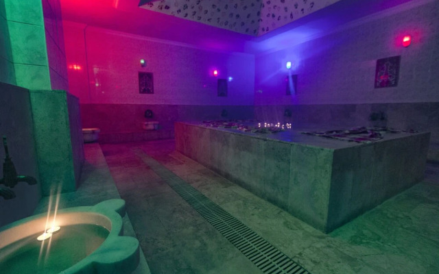 Grand Paradise Hotel