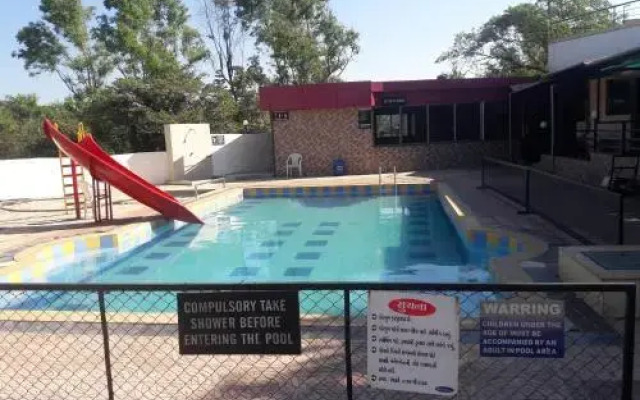 Savshanti Lake Resort