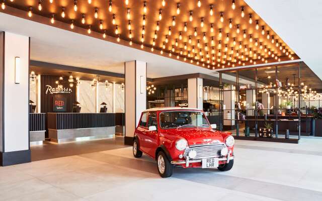 Radisson RED Hotel London Heathrow