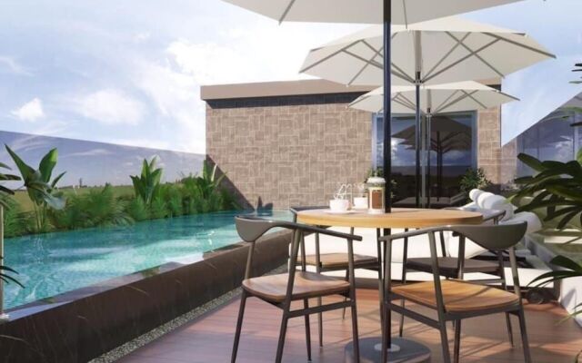 Lyn's Hotel & Apartment